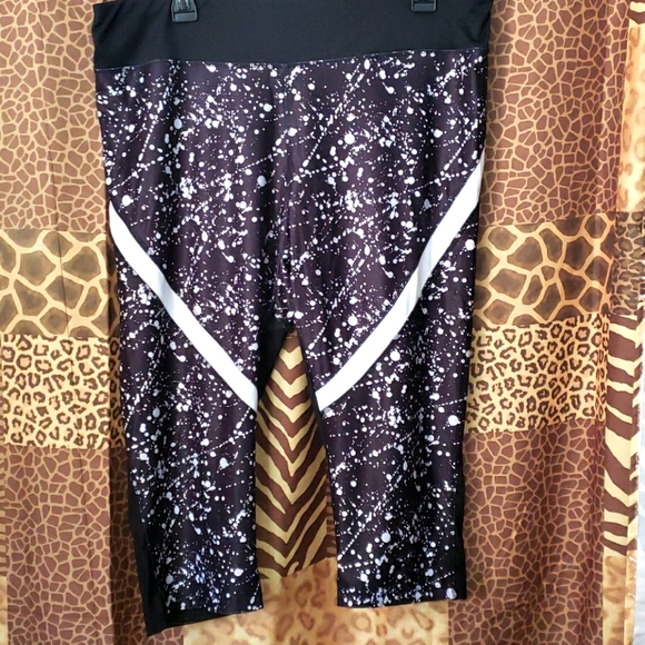 Danskin Pants - Capris active pants